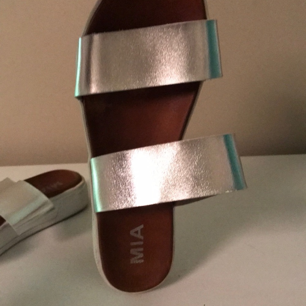 Platform Sandals - Picture 3 of 3